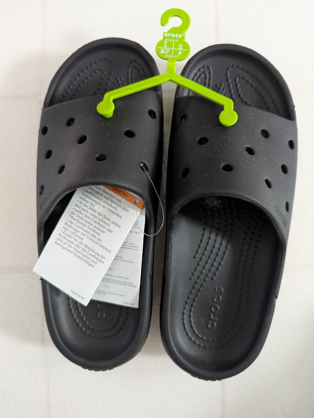 CROCS Black Classic Slide V2 Size J4